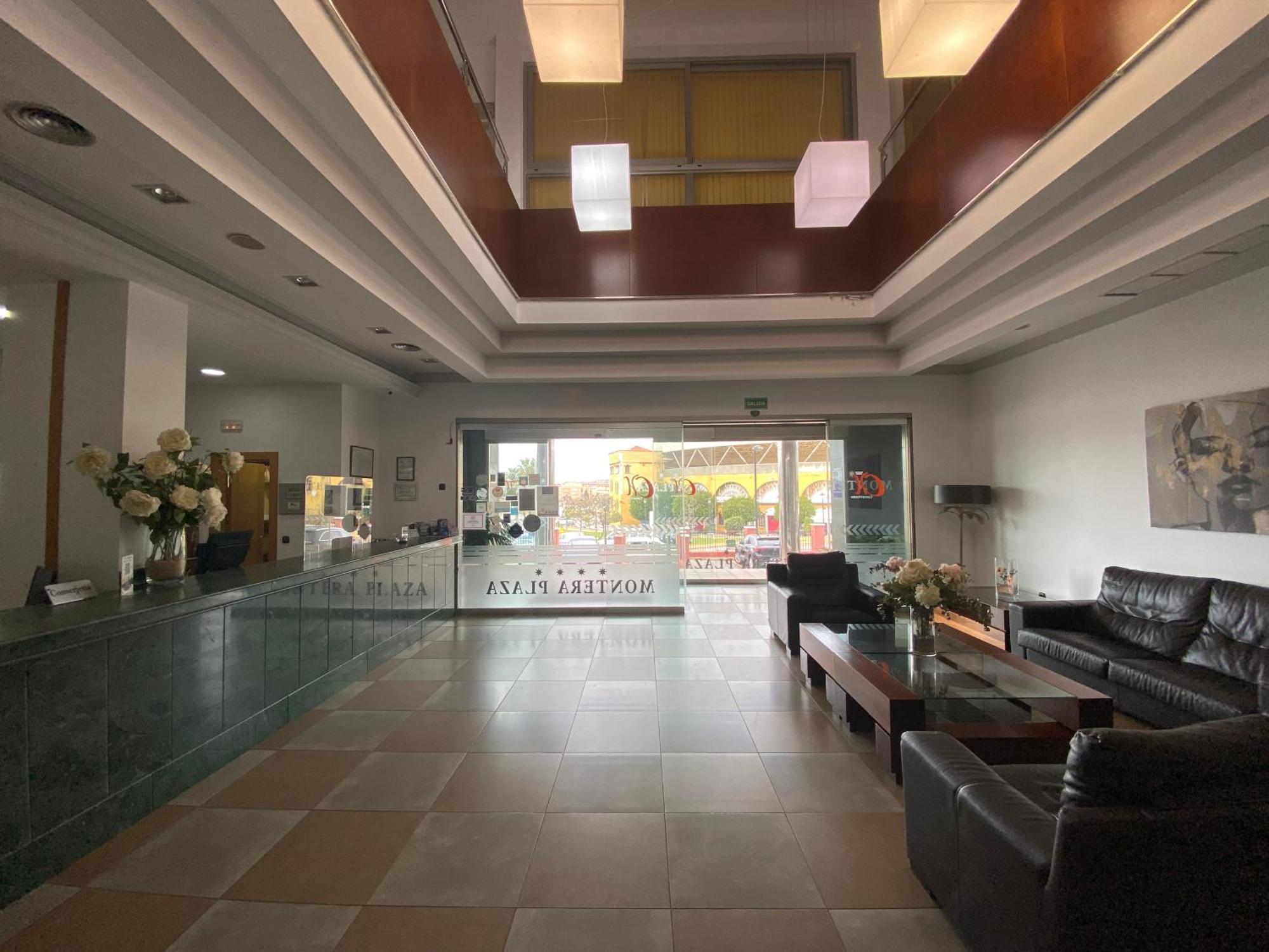 Hotel Montera Plaza لوس باريّوس المظهر الخارجي الصورة